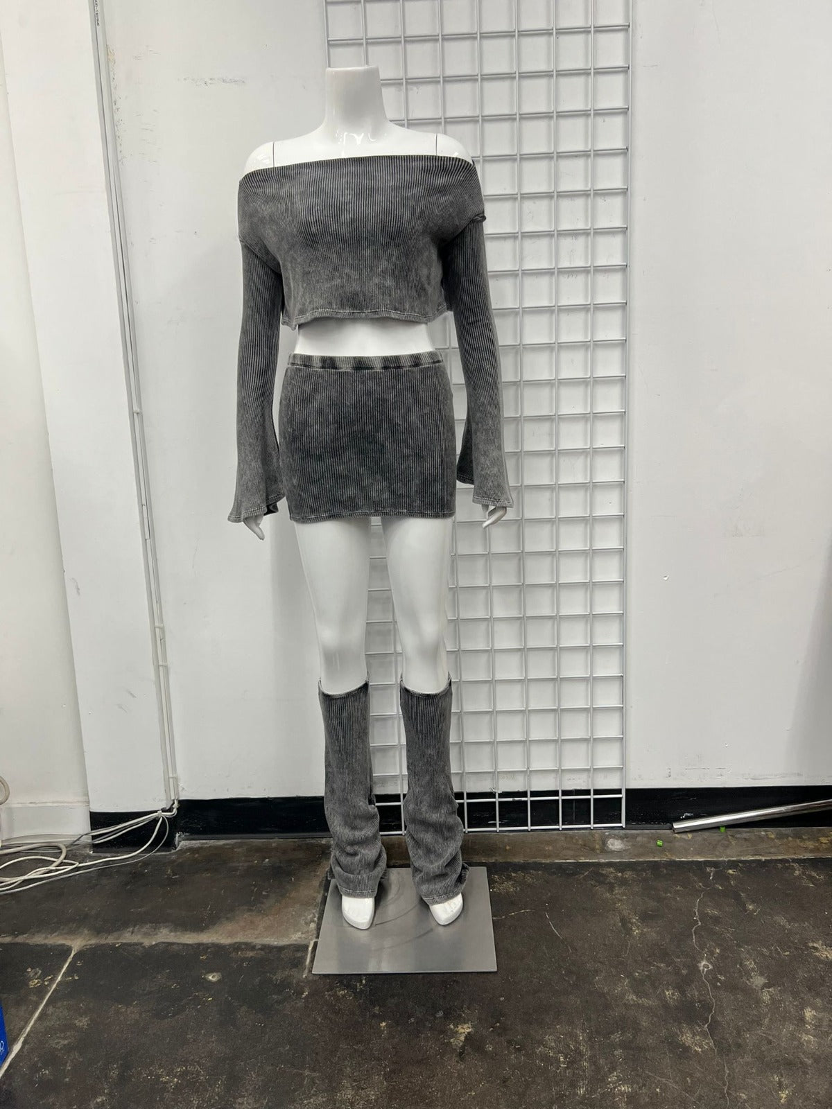 Ribbed 3pc skirt set W Leg warmers
