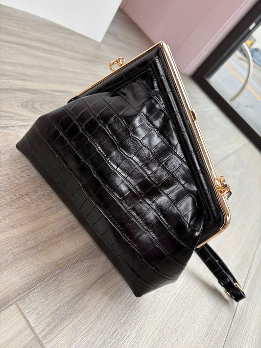 Yanira Handbag